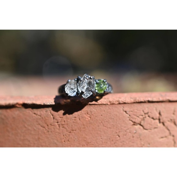 Unique Raw Peridot Engagement Ring, oxidized sterling silver, size 3 4 5… - Picture 5 of 6